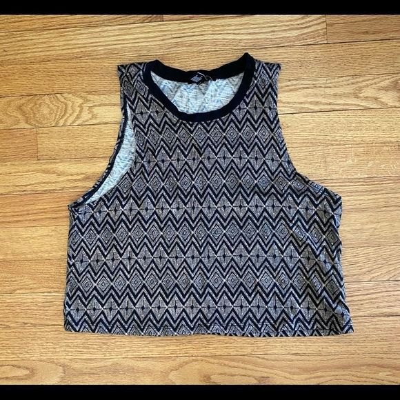 Forever 21 Tops - Forever 21 Tank Top Women’s Small Geometric Print Cropped Sleeveless Shirt New